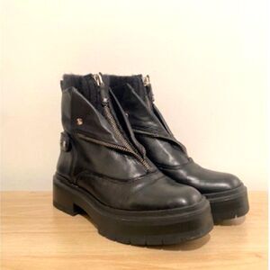 Sam Edelman Linds Boots Womens 10 Black Leather Lug Sole Front Zip Moto Ankle